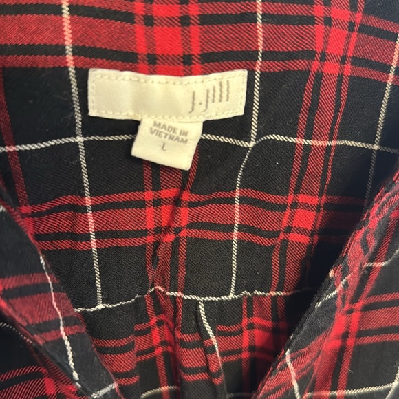 Excellent condition. Tunic button top with scalloped tail around the bottom. - Picture 3 of 7